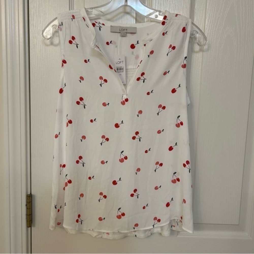 Loft Cherry Print Sleeveless Blouse in White Size XS